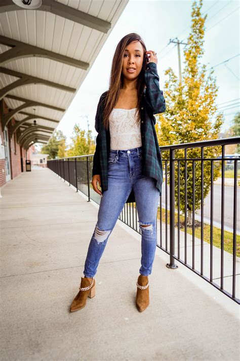 how to wear an oversized flannel